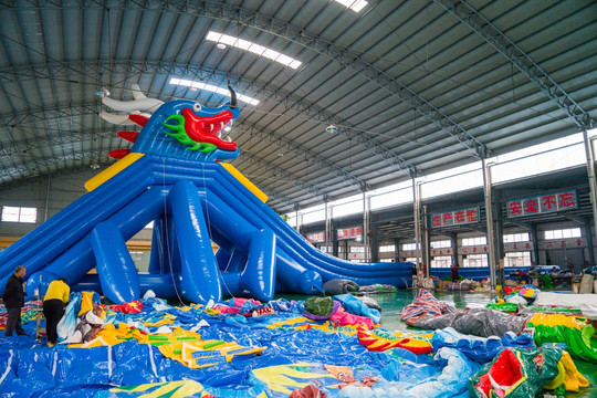 充气水上乐园
